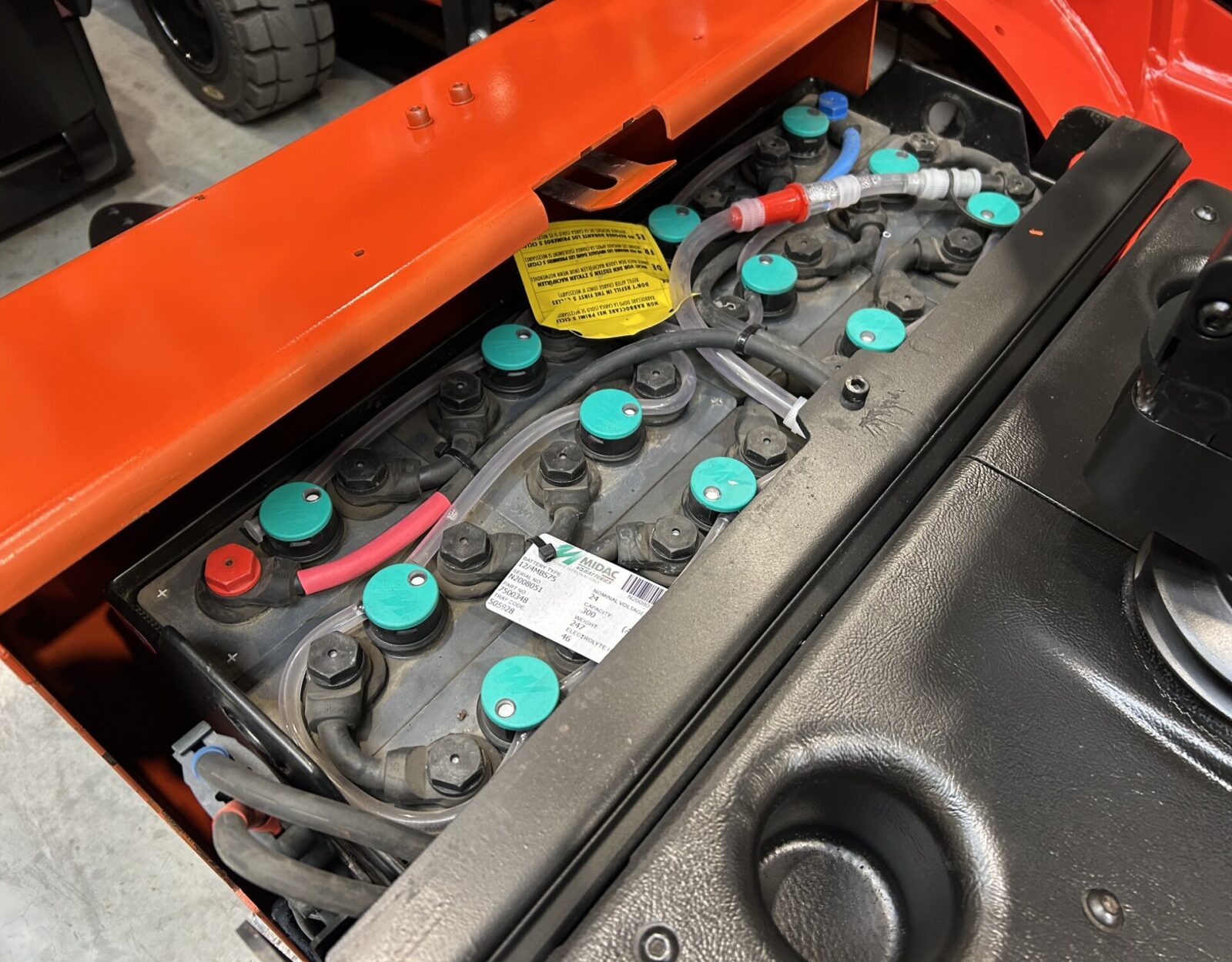 2. BT P20-6 Palletwagen Batterij.JPG