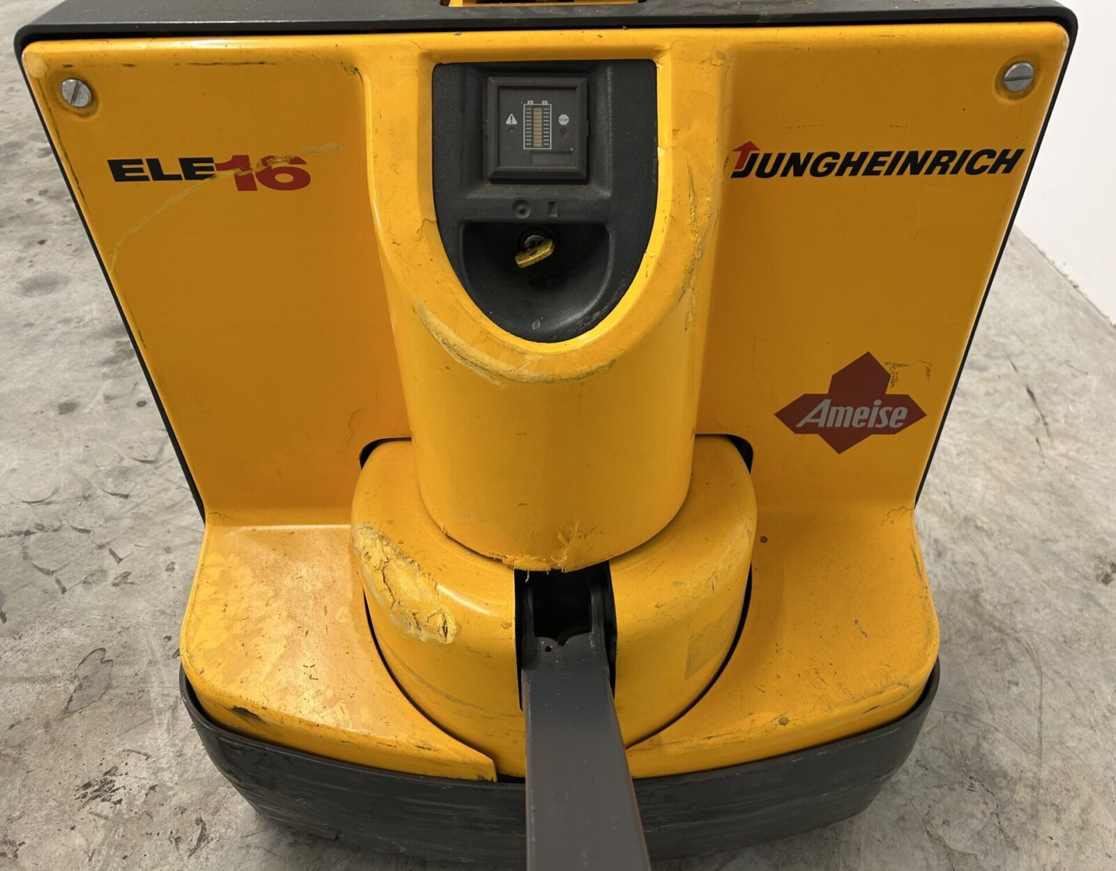 9. Jungheinrich ELE 16 Palletwagen 1.JPG