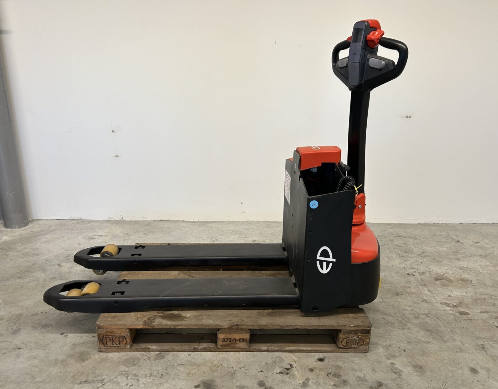 12. EP WPL201 Palletwagen - Hefx 1.JPG