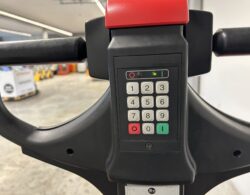 4. BT LPE200-8 Palletwagen - Hefx 5.JPG