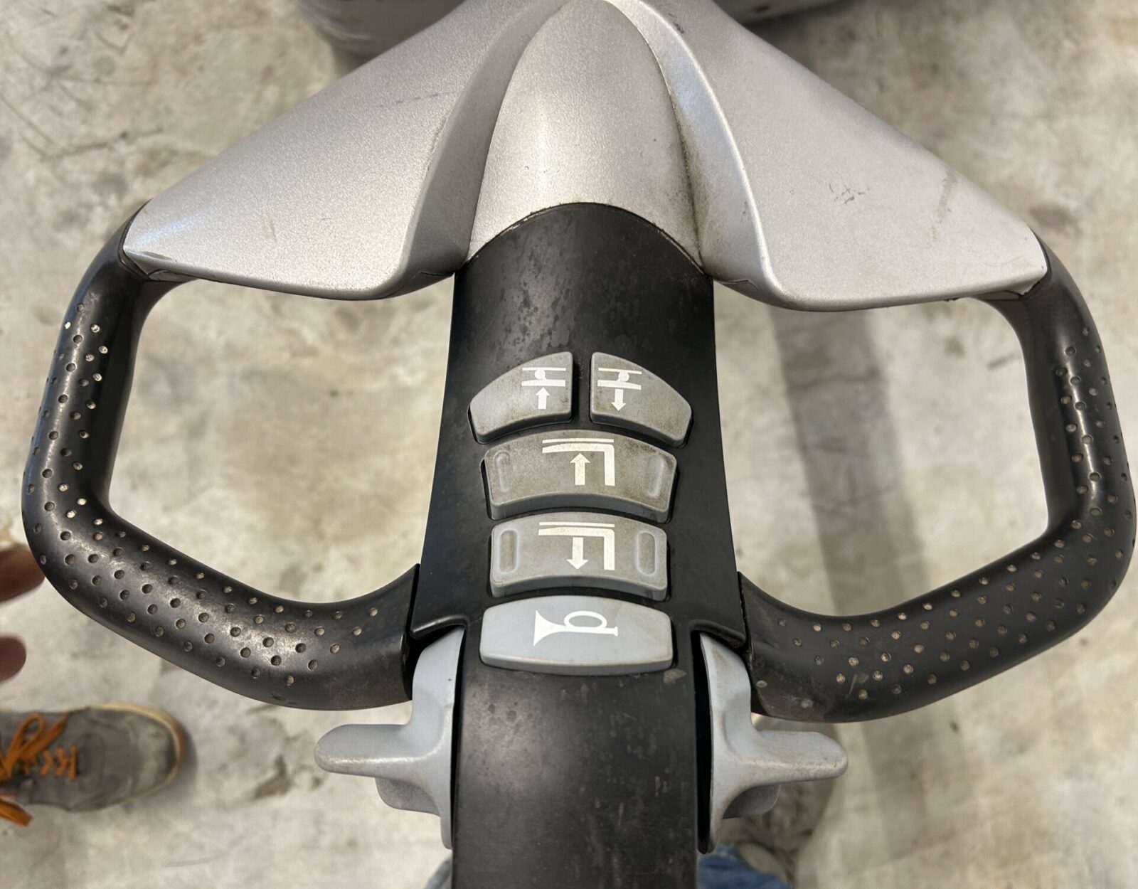 5. Still EXU-H16 Palletwagen - Hefx 4.JPG