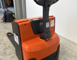 11. BT LWE180 Palletwagen - Hefx 5.JPG