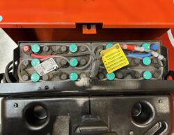 1. Toyota 7PML20 - Batterij Hefx.JPG