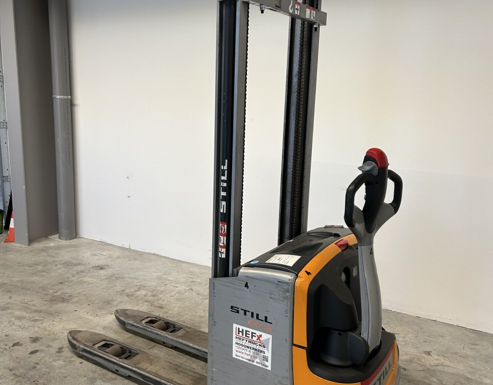 18. Still EXV 12 LI Stapelaar - Hefx 3.JPG