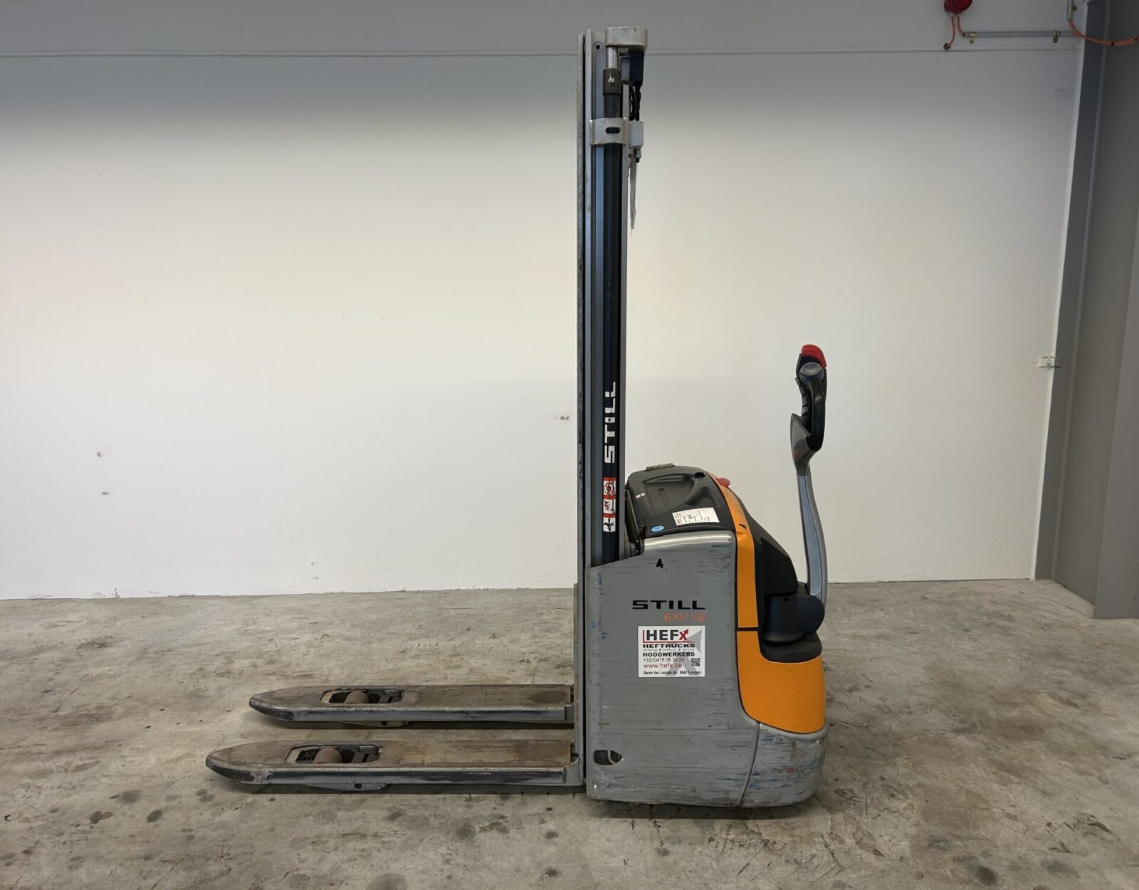18. Still EXV 12 LI Stapelaar - Hefx 1.JPG