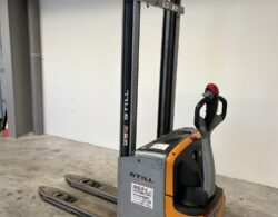 18. Still EXV 12 LI Stapelaar - Hefx 3.JPG