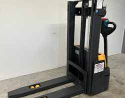 22. Jungheinrich EJC M10 Stapelaar - Hefx 8.JPG