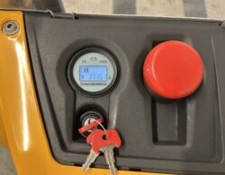 22. Jungheinrich EJC M10 Stapelaar - Hefx 4.JPG