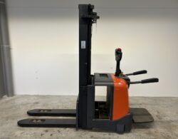 23. BT SPE160L Stapelaar - Hefx 1.JPG