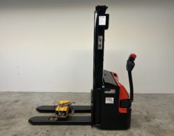 29. EP ES12-12WA D3000 Stapelaar - Hefx 1.JPG