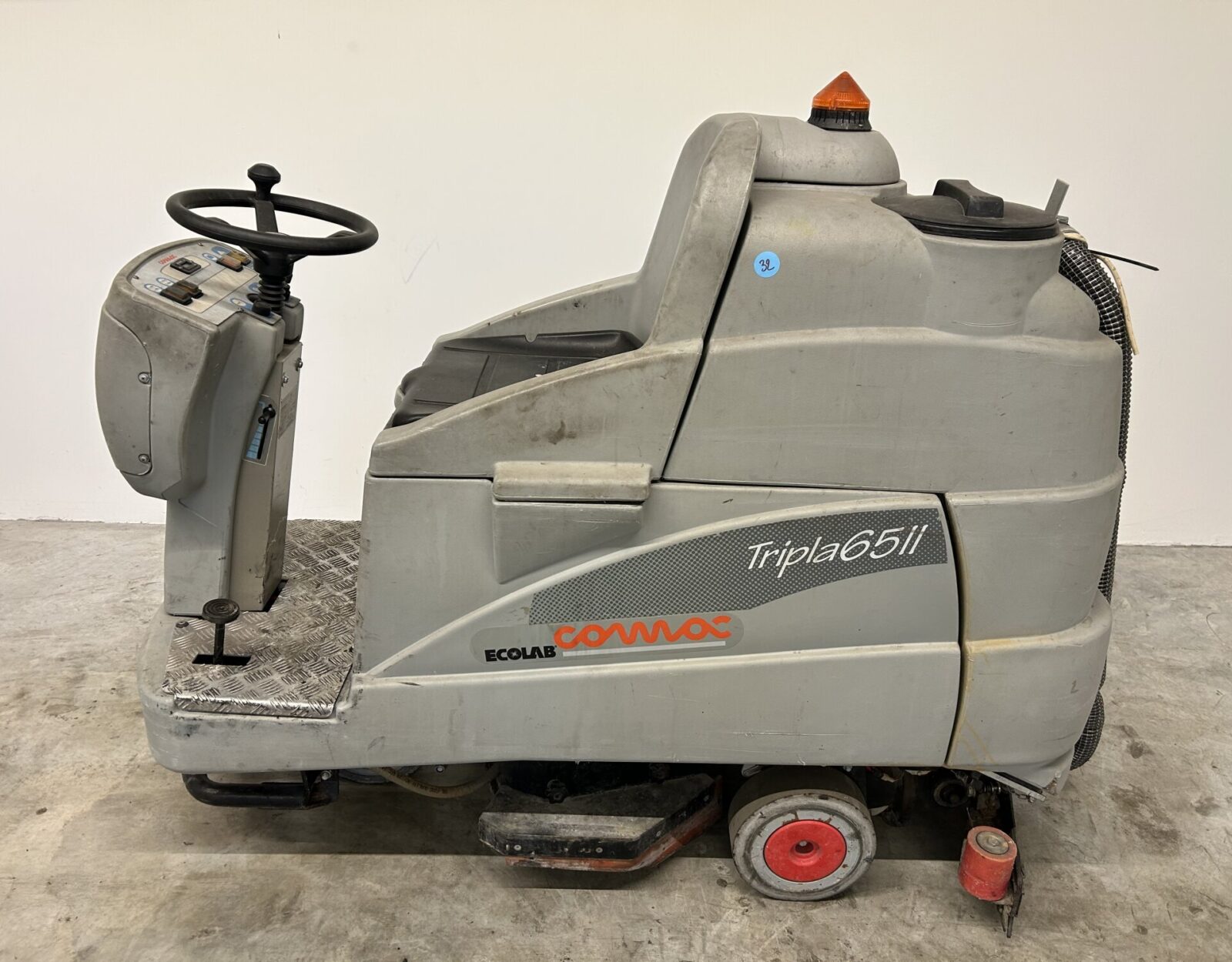 32. Comac Tripla 6511 Veeg-en Schrobmachine - Hefx 1.JPG