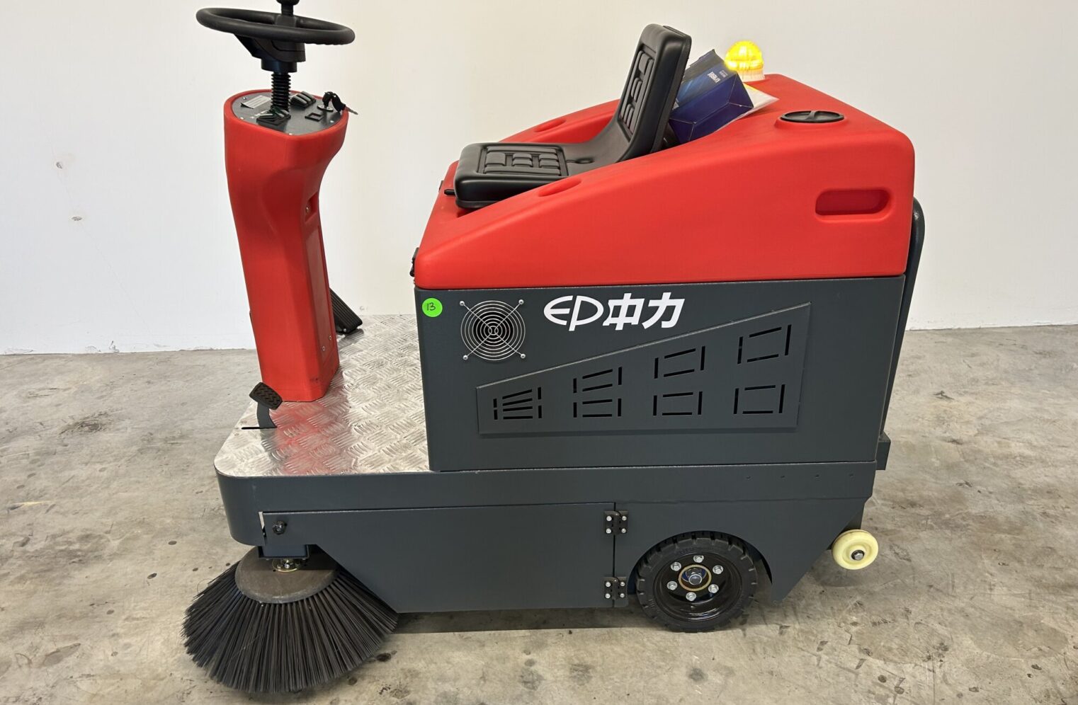 13 EP ZL-T1250 Veeg-en Schrobmachine - Hefx 1.JPG